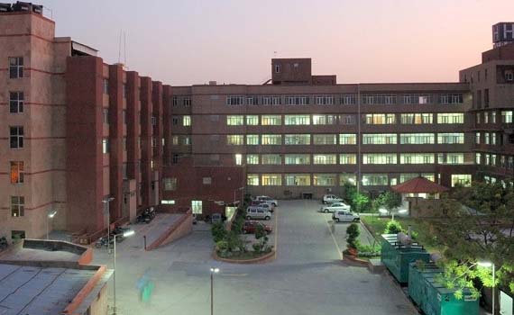 Hôpital Dharamshila Narayana Superspeciality Hôpital Vikas Jain Greffe de foie