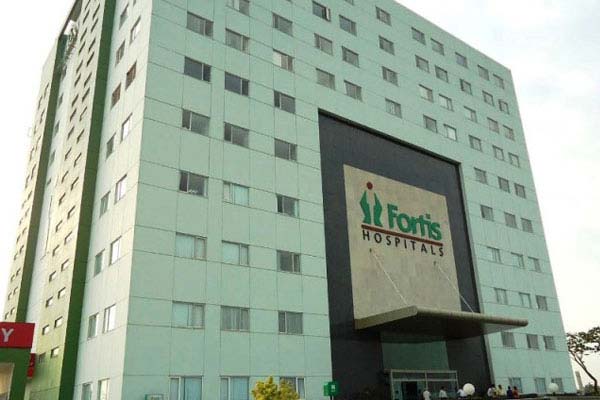 Fortis Hospitals Dr. (Col.) Джайвир Сингх Трансплантация роговицы